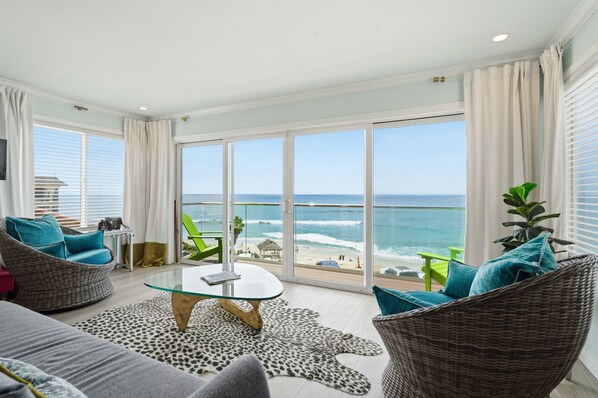 TV - Mermaid Manor Eclectic Beachfront Property in La Jolla (San Diego)