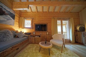 Apartment | Living area - Warm Alpine Apartment 2BR 5P - Megeve (Megeve)