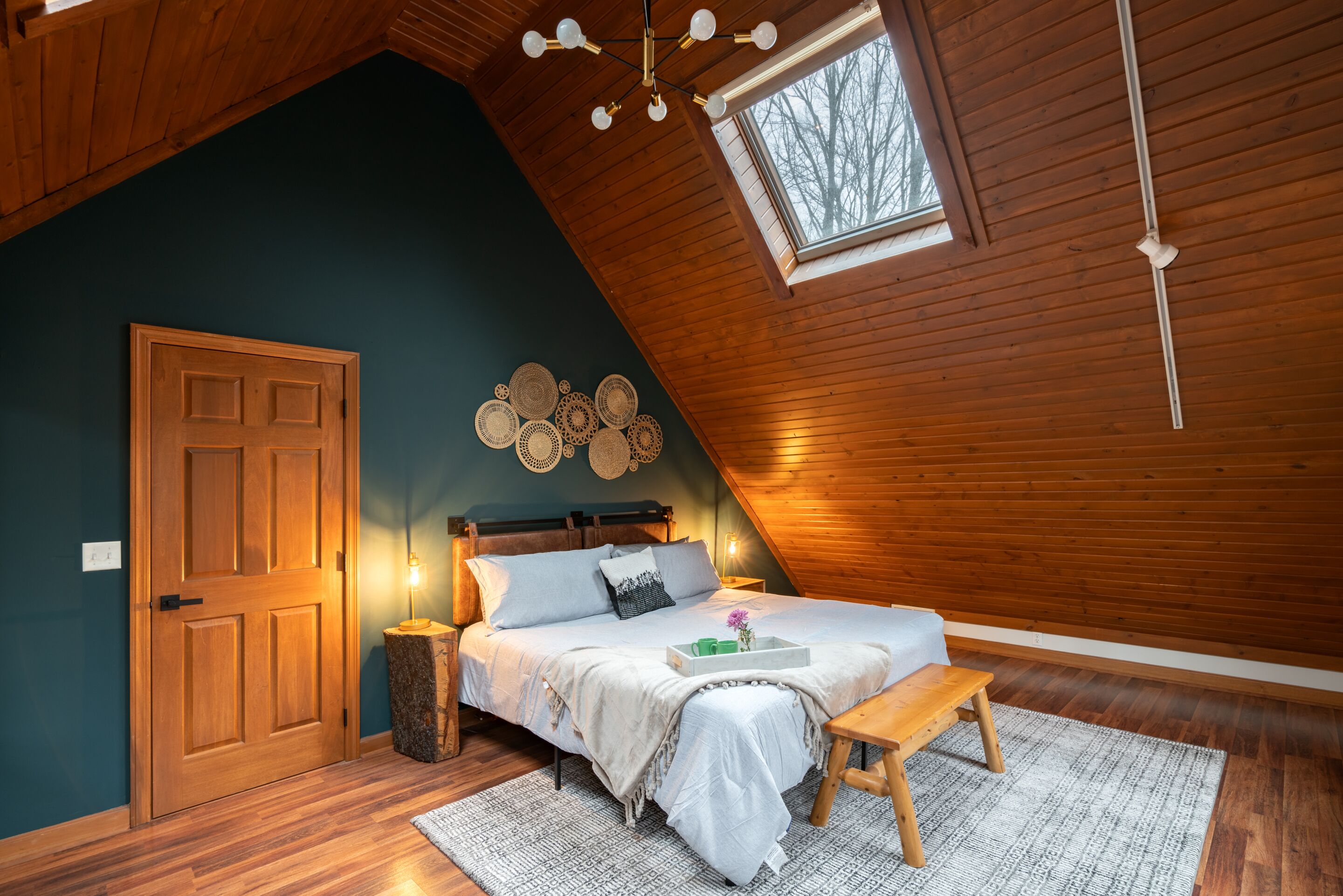 3 bedrooms, travel crib, free WiFi, bed sheets