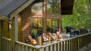 Outdoor dining - Lux Hocking Hills Chalet w/37 Acres, Game Room (Lancaster)