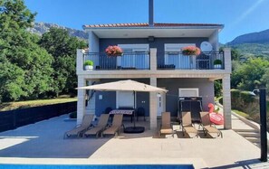 Terrace/patio - Stunning home in Solin (Solin)