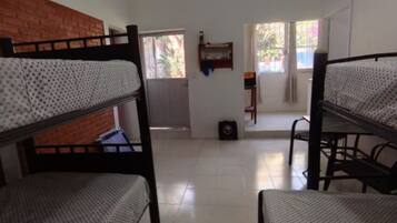 3 bedrooms, free WiFi, bed sheets, wheelchair access