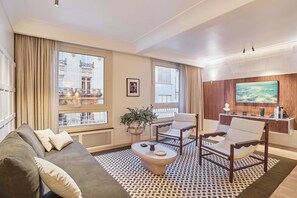 Apartment | Living area - Sublim AC Apartment 3 Bdr Saint Germain des Pres (Paris)