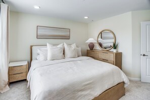 3 chambres, fer et planche à repasser, Wi-Fi, draps fournis