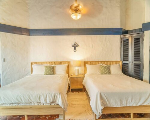 Ocean View Villa, Pool, Bbq, Jacuzzi, Staff Incl
