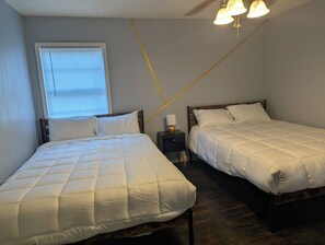 Room - Serene 3-bedroom house with AC in charming Lubbock (Lubbock)