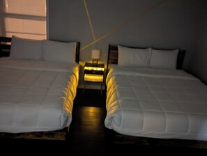 3 chambres, fer et planche à repasser, Wi-Fi, draps fournis