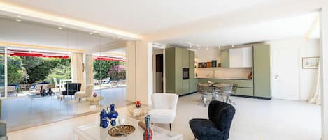 Apartment | Living area