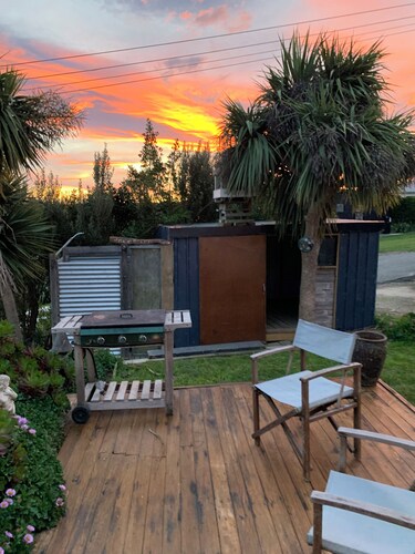 Private Kakanui Beach Escape: Surfer’s Sanctuary, Fisherman's Paradise.