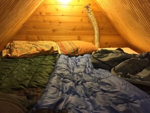 Room - Alaska Off Grid Wilderness - Accessible by airplane, snowmobile or boat (Skwentna)
