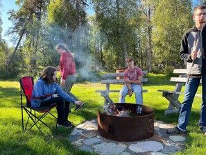 Property grounds - Alaska Off Grid Wilderness - Accessible by airplane, snowmobile or boat (Skwentna)