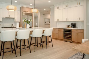 Fridge, microwave, oven, stovetop - NEW Luxury 1st floor condo - Walk to the Abbey Resort, Sleeps 8! (Fontana-on-Geneva Lake)