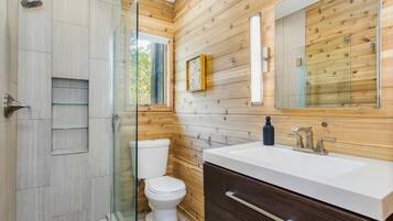 Superior Double Room | Bathroom