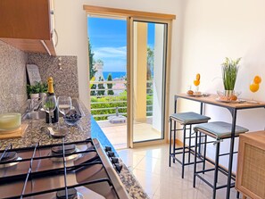 Fridge, microwave, oven, dishwasher - Albufeira Orada Sea View by BeCherish (Albufeira)