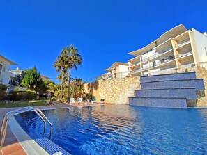 Pool - Albufeira Orada Sea View by BeCherish (Albufeira)