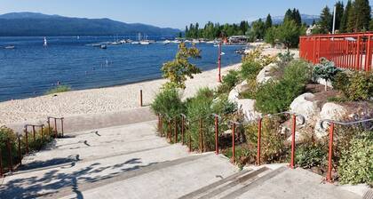 McCall | Friends & Family Retreat | Pool + Hot Tub | 2BR