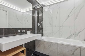 Apartment | Bathroom - Superb Haussmann-style apt - 2bdr/6p - Trocadero (Paris)