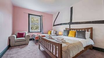 2 bedrooms, WiFi, bed sheets