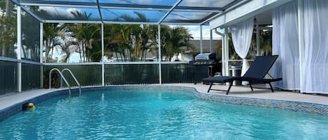 Inomhuspool och uppvärmd pool