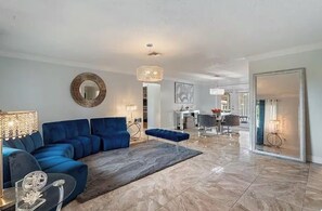 Interior - Private Heated Pool + BBQ 3BR Fort Myers Getaway Near Beaches (Fort Myers)