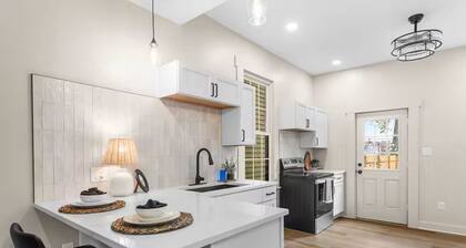 Sage - Entire home in Hamilton, Ohio - Historic Elegance