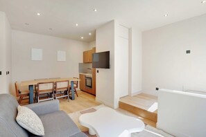 Living area - Modern Apartment - 2bd/8p - Place D'italie (Paris)