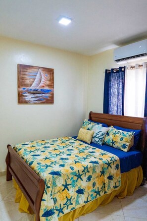 2 habitaciones, tabla de planchar con plancha, wifi y ropa de cama 