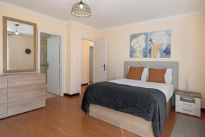 4 Schlafzimmer, Bügeleisen/Bügelbrett, WLAN, Bettwäsche