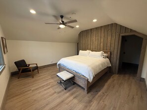 Room - Soothing 1-bedroom apartment with AC in charming Woodland (Woodland)