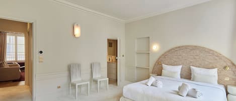 Apartment | 3 bedrooms, laptop workspace, iron/ironing board, bed sheets