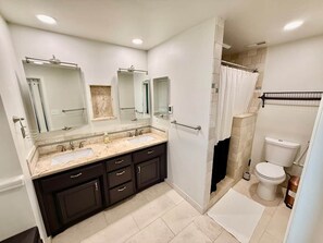 Hair dryer - Vista De Robles - Luxury Hilltop Sanctuary (San Luis Obispo County)