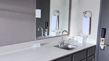 Basic Single Room | Interior