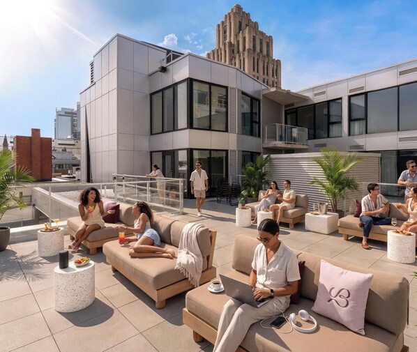 Terrace/patio - Loft | Furnished Apartment Old Montreal, Quiet Courtyard, King Bed (Montréal)