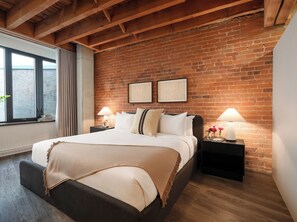 1 bedroom, iron/ironing board, travel cot, WiFi - Loft | Private Retreat Old Montreal, Courtyard View, King Bed (Montréal)
