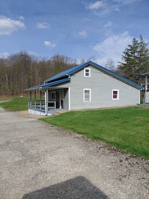 Exterior - Tranquility surrounds this house View the from your front porch the (Jeannette)