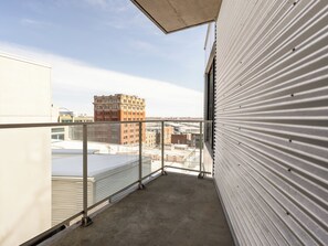 Property grounds - One-Bedroom Suite | Private Apartment Old Montreal, Quiet Retreat, Full Kit (Montréal)