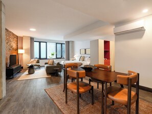 Interior - One-Bedroom Suite | Quiet Apartment Old Montreal, Courtyard View, Extended (Montréal)