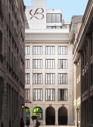 Exterior - One-Bedroom Suite | Quiet Apartment Old Montreal, Courtyard View, Spacious (Montréal)