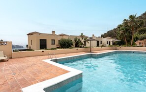 Pool - 3 bedroom awesome home in Almuñecar (Almuñecar)