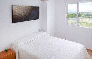 2 bedrooms, travel cot - Awesome apartment in Oropesa del Mar (Oropesa del Mar)