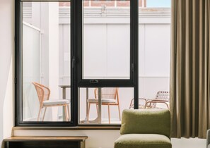 Interior - Loft with Terrace | Bright Apartment Old Montreal, Street View (Montréal)
