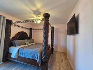 Room - The Winchester Ranch House (Apple Valley)