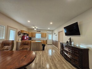 Maison, Plusieurs lits, patio, vue sur la montagne | Intérieur