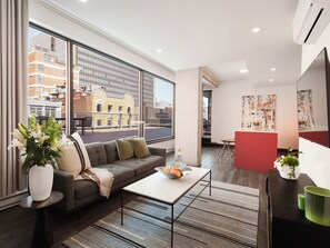 TV - Penthouse | Luxury Residence Old Montreal, Private Terrace, Two Levels (Montréal)