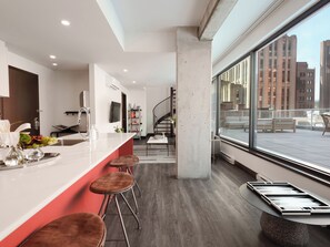 Interior - Penthouse | Luxury Residence Old Montreal, Private Terrace, Two Levels (Montréal)
