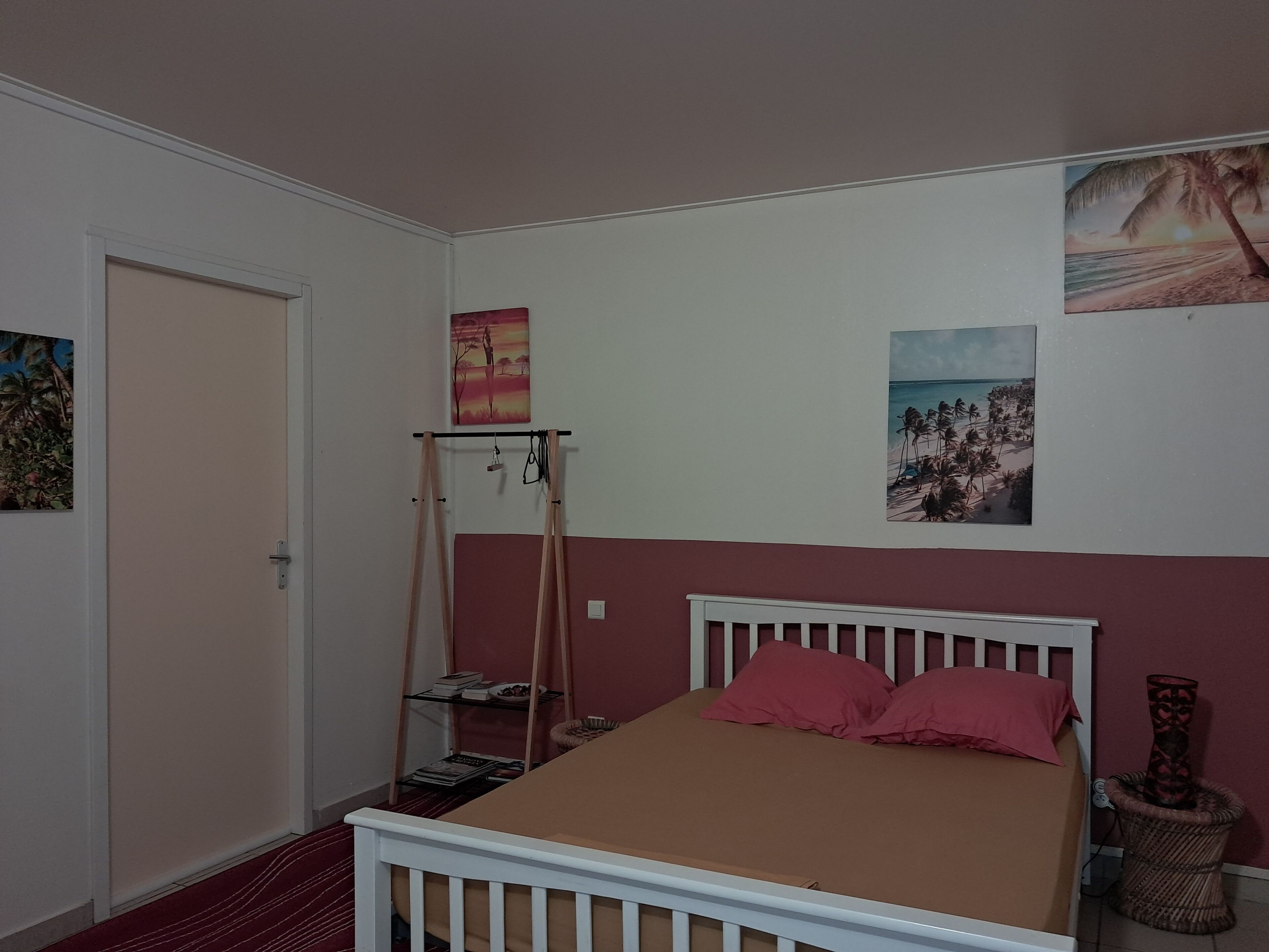 1 chambre, bureau, fer et planche à repasser, Wi-Fi gratuit