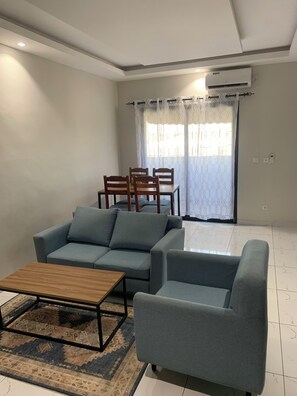 Deluxe Apartment, City View | Living area - Affiba Residence (Abidjan)