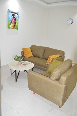 Deluxe Apartment, Courtyard View