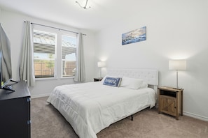 3 bedrooms, desk, iron/ironing board, free WiFi - Spacious & Fully Furnished Home/Ideal for 30+ Days Stay. (San Antonio)