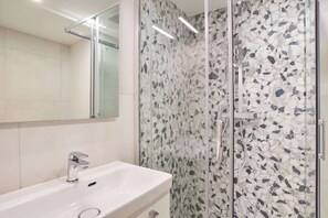 House | Bathroom - Suite Louvre Museum - Rue Saint Honore (Paris)